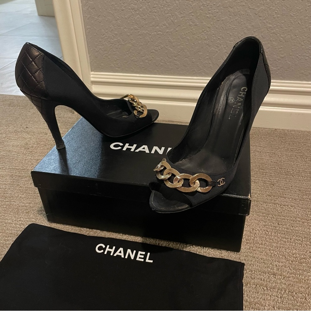 Chanel CC Logo Chain Black Quilted Leather Heels